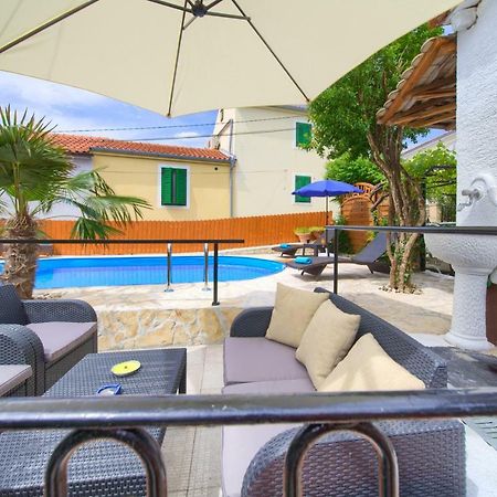 Holiday Home Traum Đảo Krk Ngoại thất bức ảnh