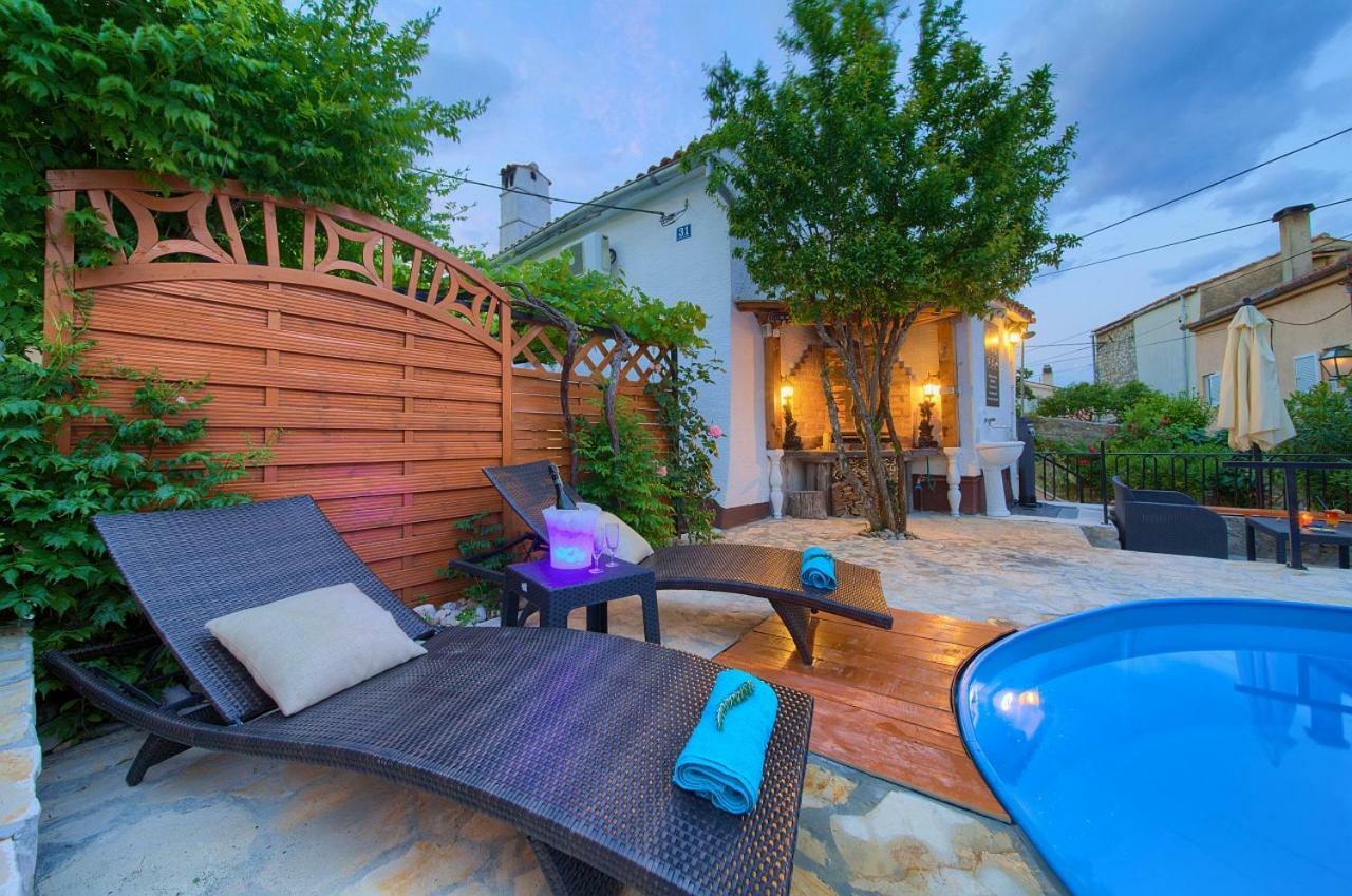 Holiday Home Traum Đảo Krk Ngoại thất bức ảnh