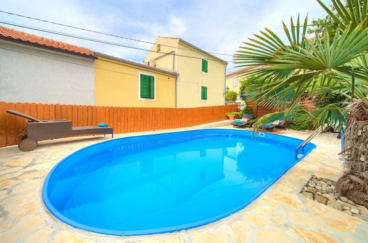 Holiday Home Traum Đảo Krk Ngoại thất bức ảnh